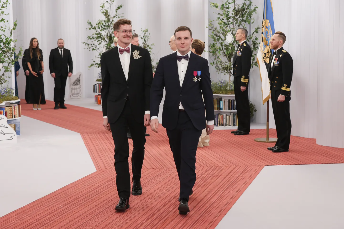 Venekeelse Postimehe peatoimetaja Sergei Metlev (paremal) koos kaaslasega.