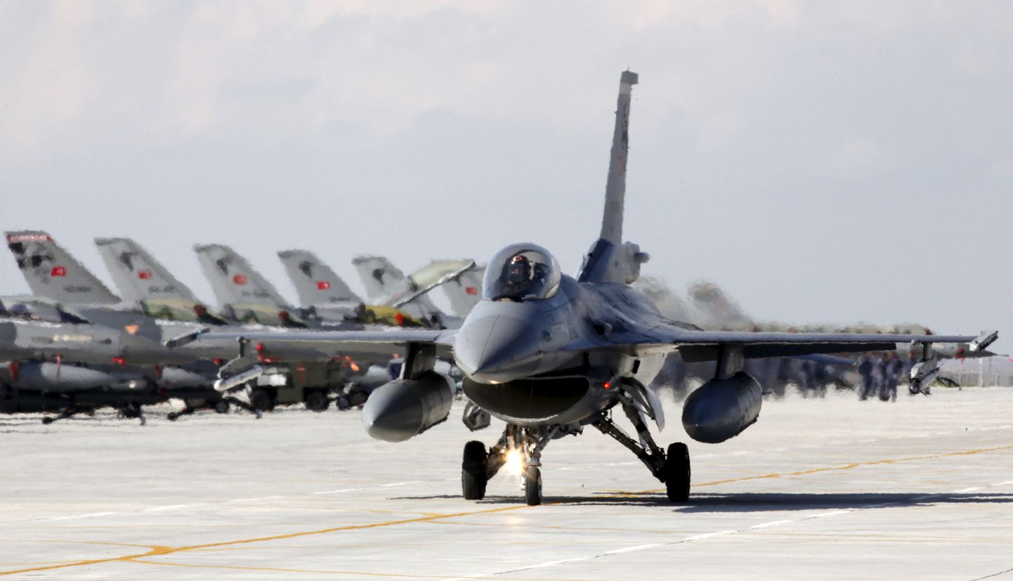 Türgi F-16 hävitaja.