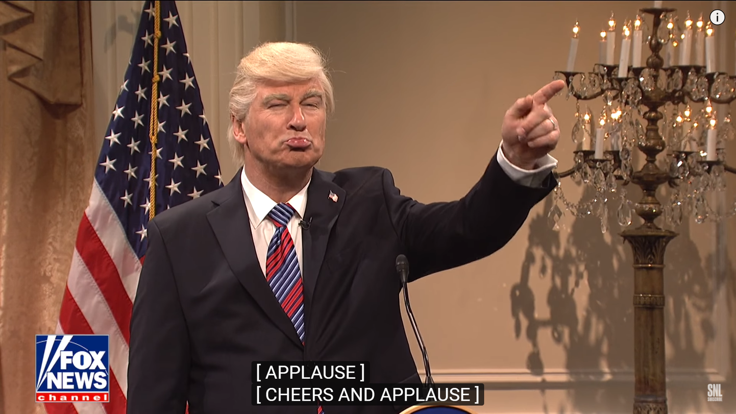 Алек Болдуин в роли Дональда Трампа.