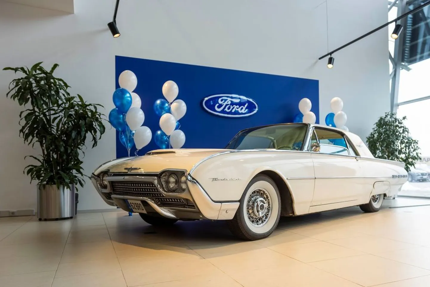 Inchcape Motors avas Peetris Läike teel esimese Fordi esinduse.