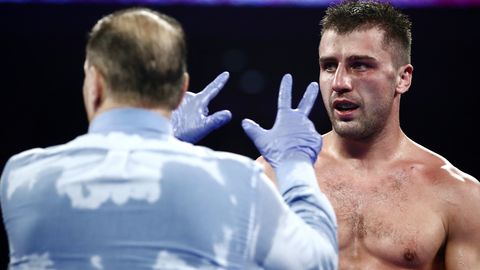 Нокаутированный россиянином украинский боксер Александр Гвоздик попал в больницу