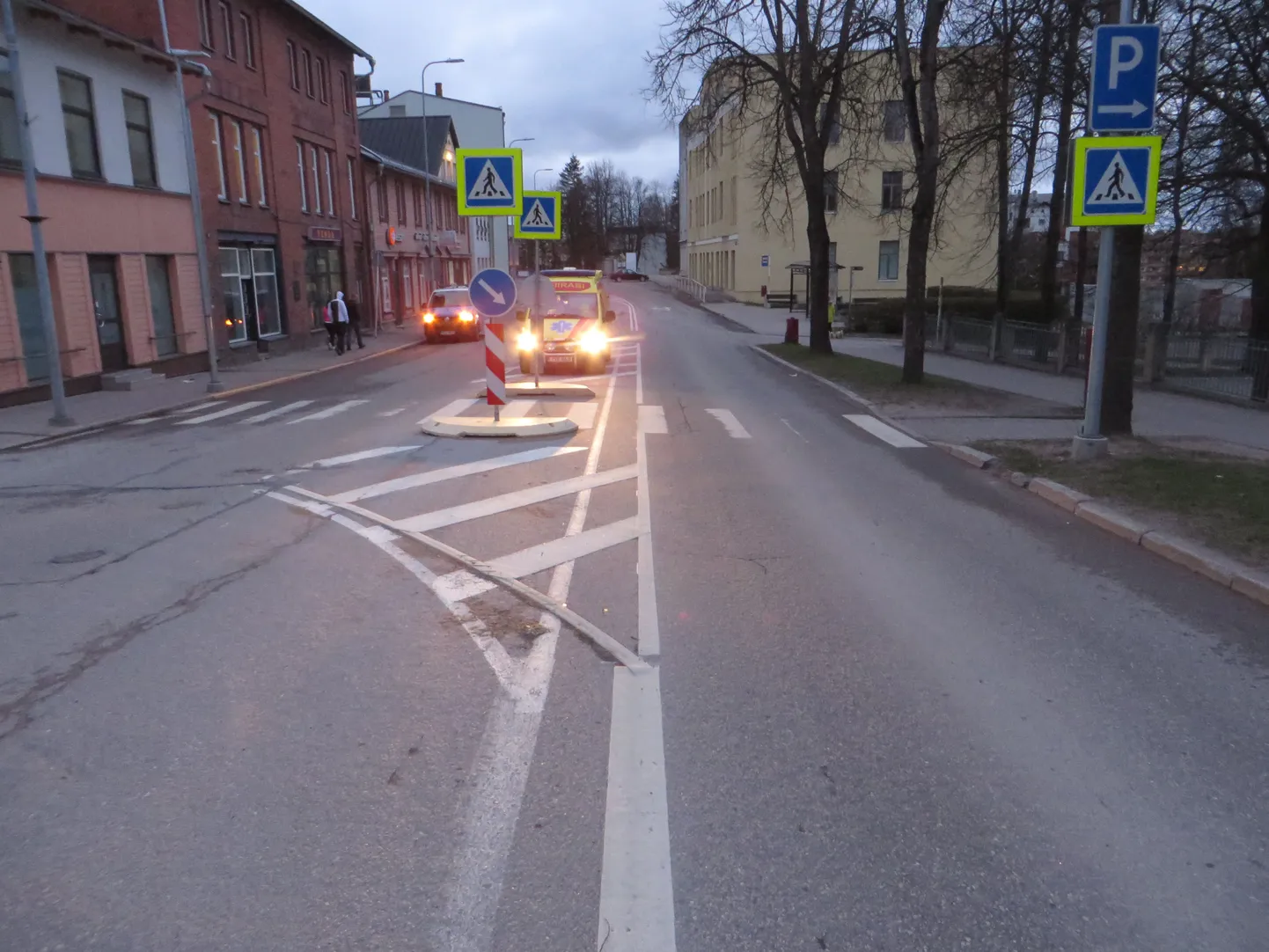 28. aprilli õhtul toimus liiklusõnnetus Valgas Vabaduse ja Aia tänava ristmikul, kus Pärna puiestee suunas liikunud mopeed sõitis otsa reguleerimata ülekäigurajal teed ületavale jalakäijale.