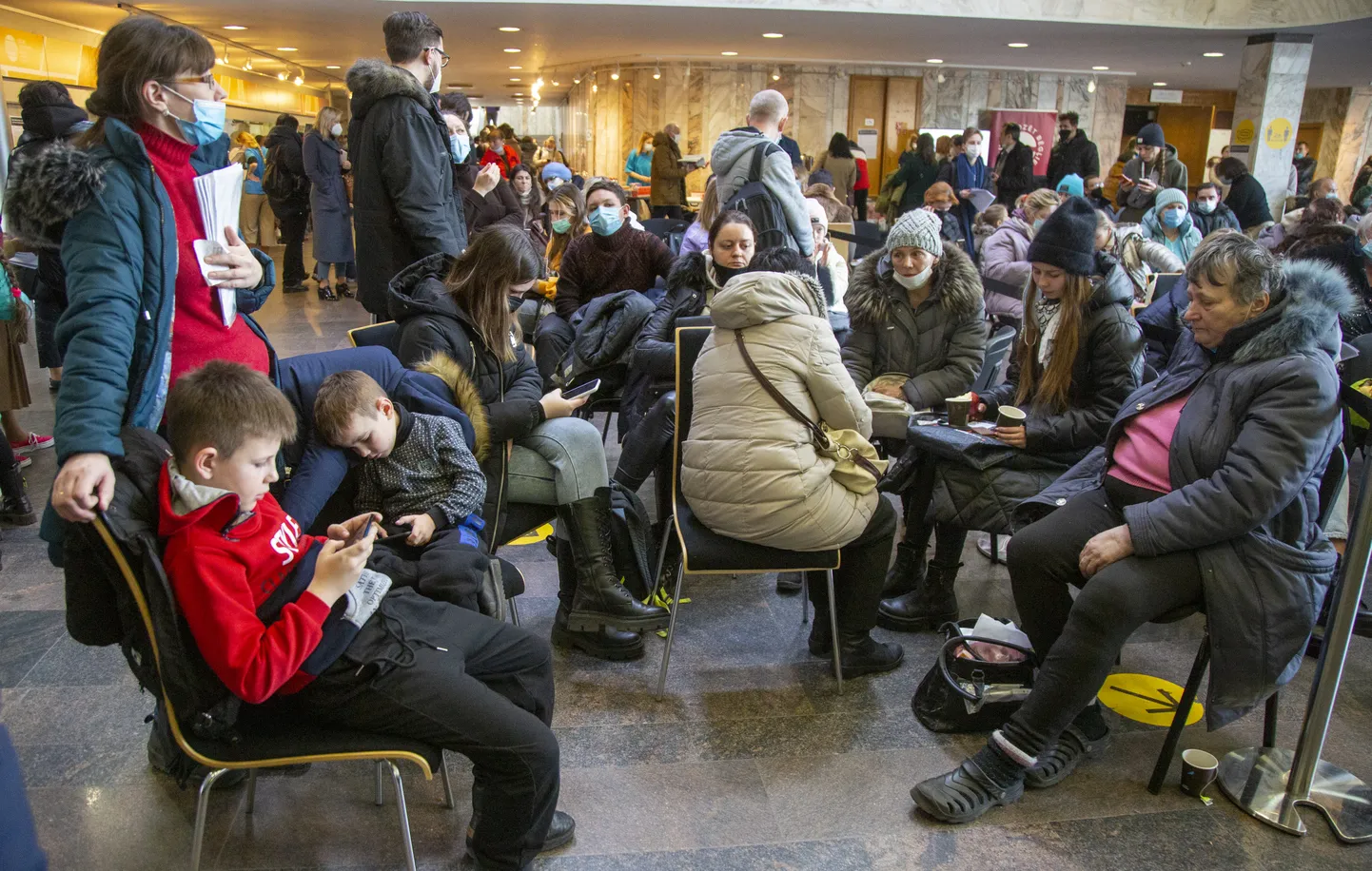 Украинские беженцы в Доме конгрессов