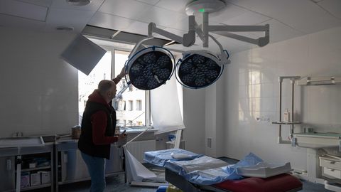 Krievija uzbrukusi Odesas ostas infrastruktūrai un dzīvojamajiem rajoniem, cietis arī dzemdību nams