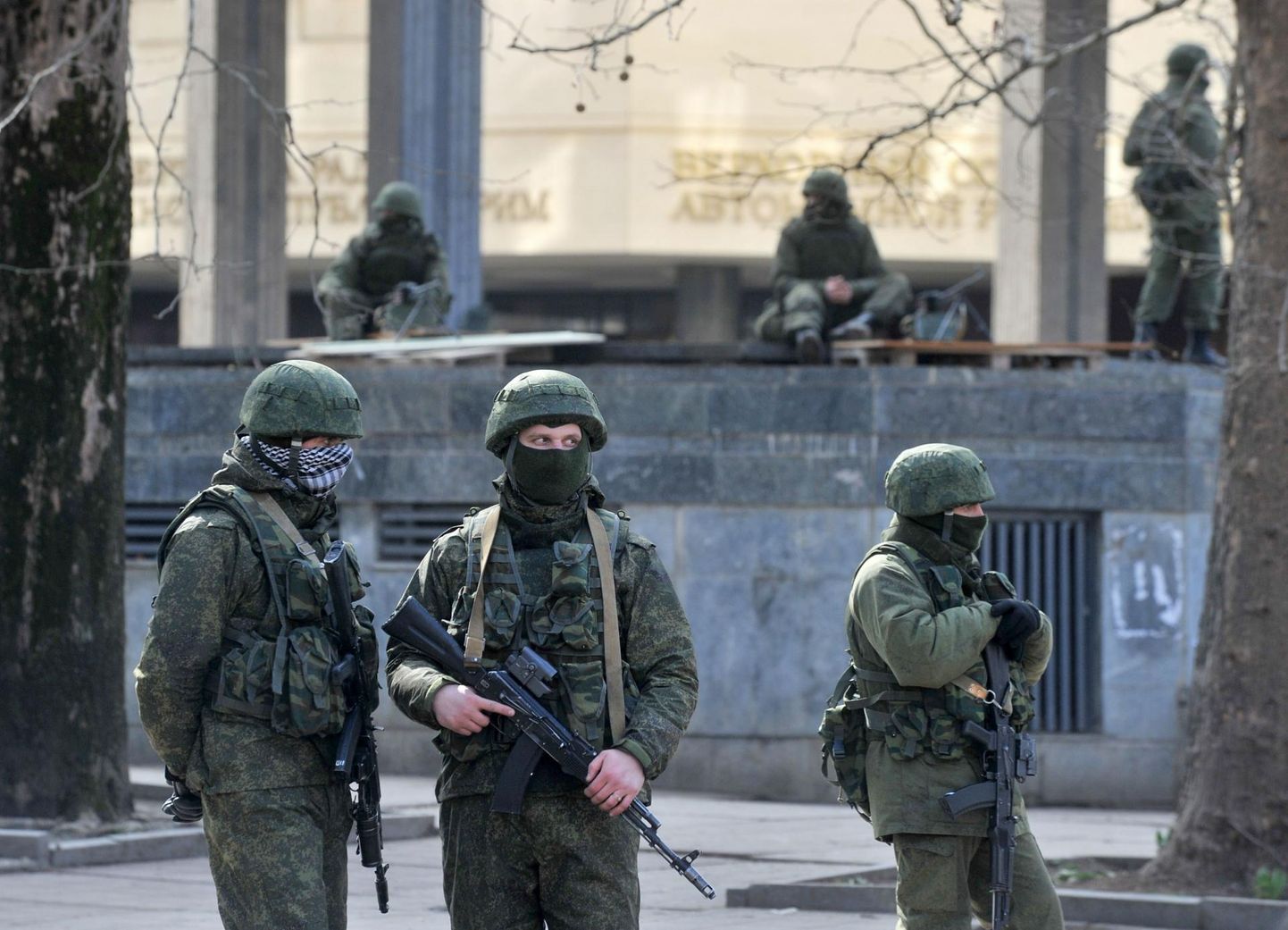 Nn rohelised mehikesed ehk eraldusmärkideta Venemaa
sõjaväelased võtsid 2014 märtsi alguses oma kontrolli alla Krimmi parlamendi hoone.