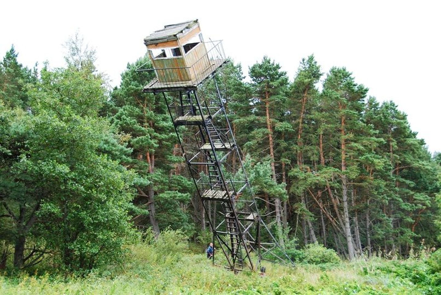 Aegna saarel likvideeriti 1950. aastatel rajatud vene sõjaväe piirivalvetorn.