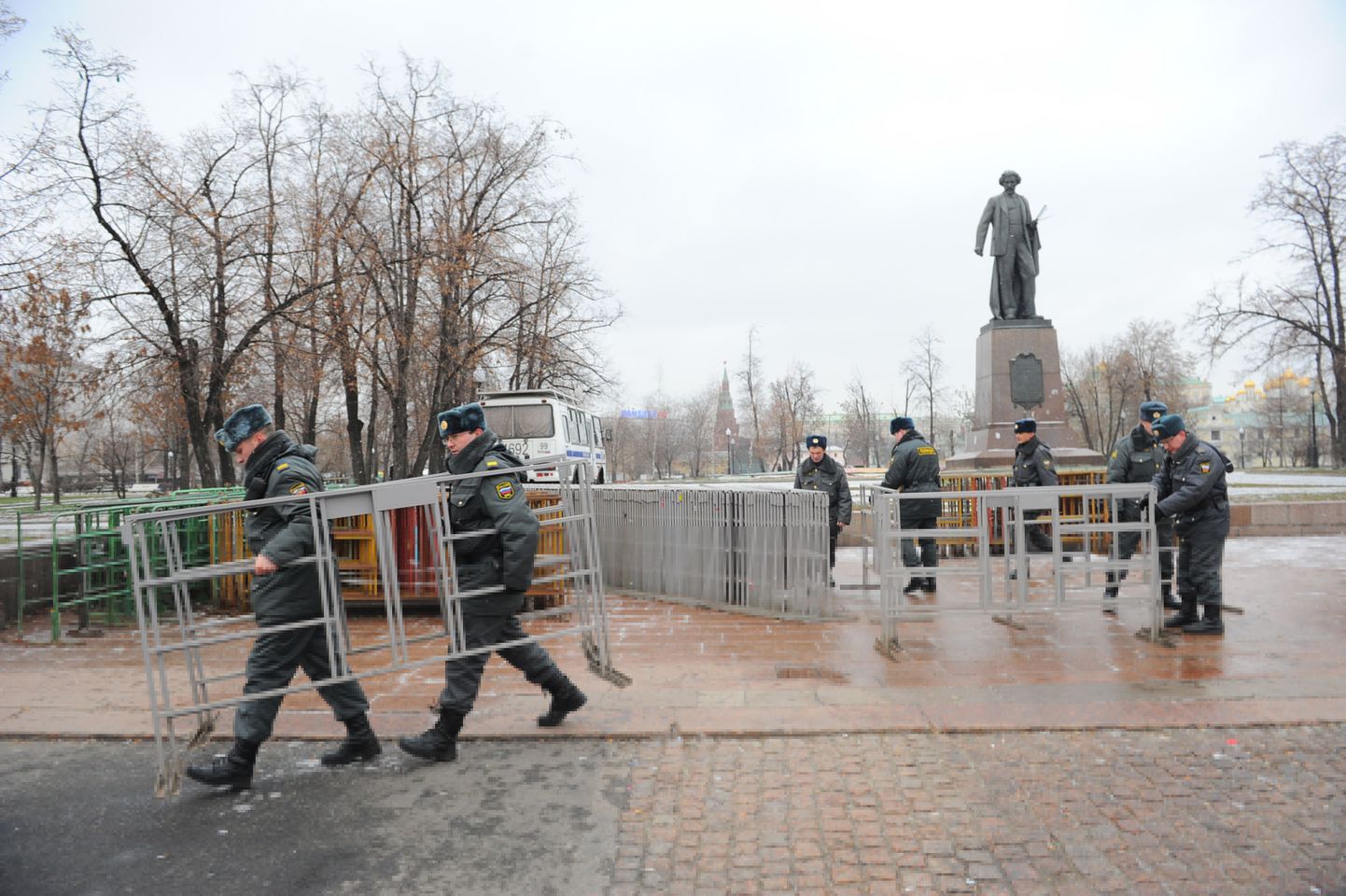 Moskva politseinikud Bolotnaja väljakul 10. detsembril.