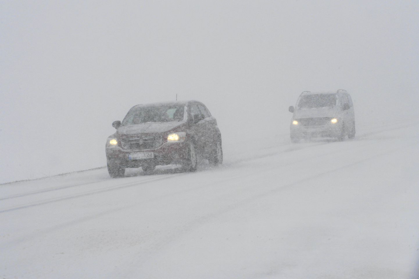 Eestis valitsevad juba pikemat aega talviselt rasked teeolud, mistõttu tasub liikluses eriti hoolas olla.