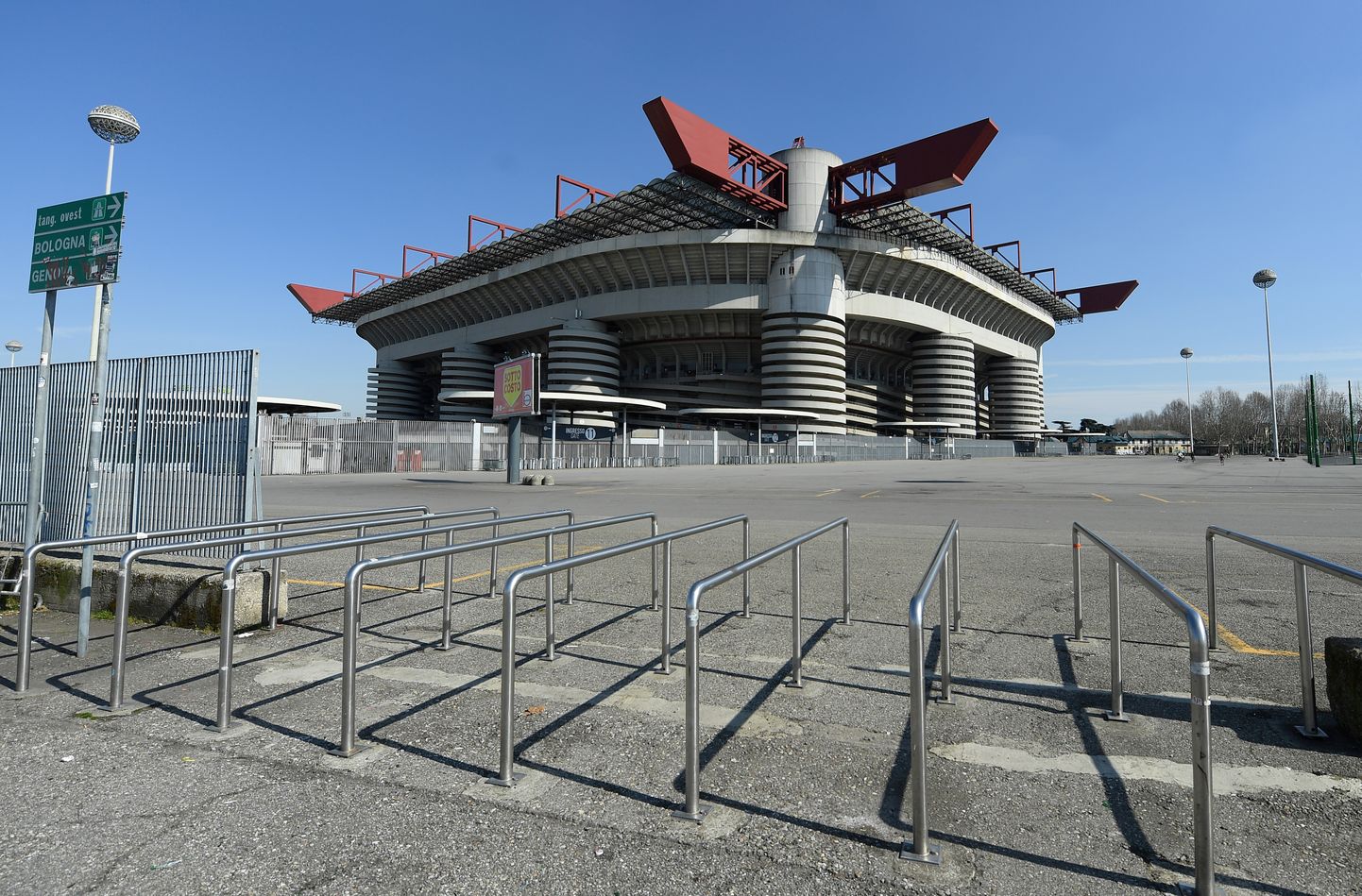 Cтадион "Сан-Сиро" в Милане.