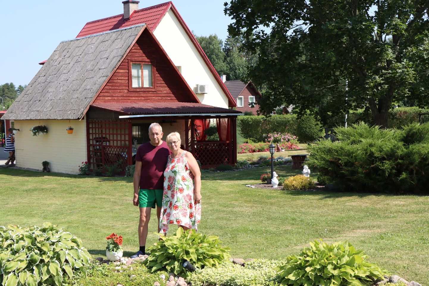 Aare ja Liivia Juhkami kodus Vastseliinas on rohkesti peenraid.