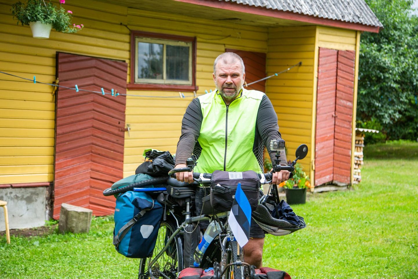 Otepäälane Heini Räämet alustas teisipäeval oma teist ümbermaailmareisi jalgrattaga.