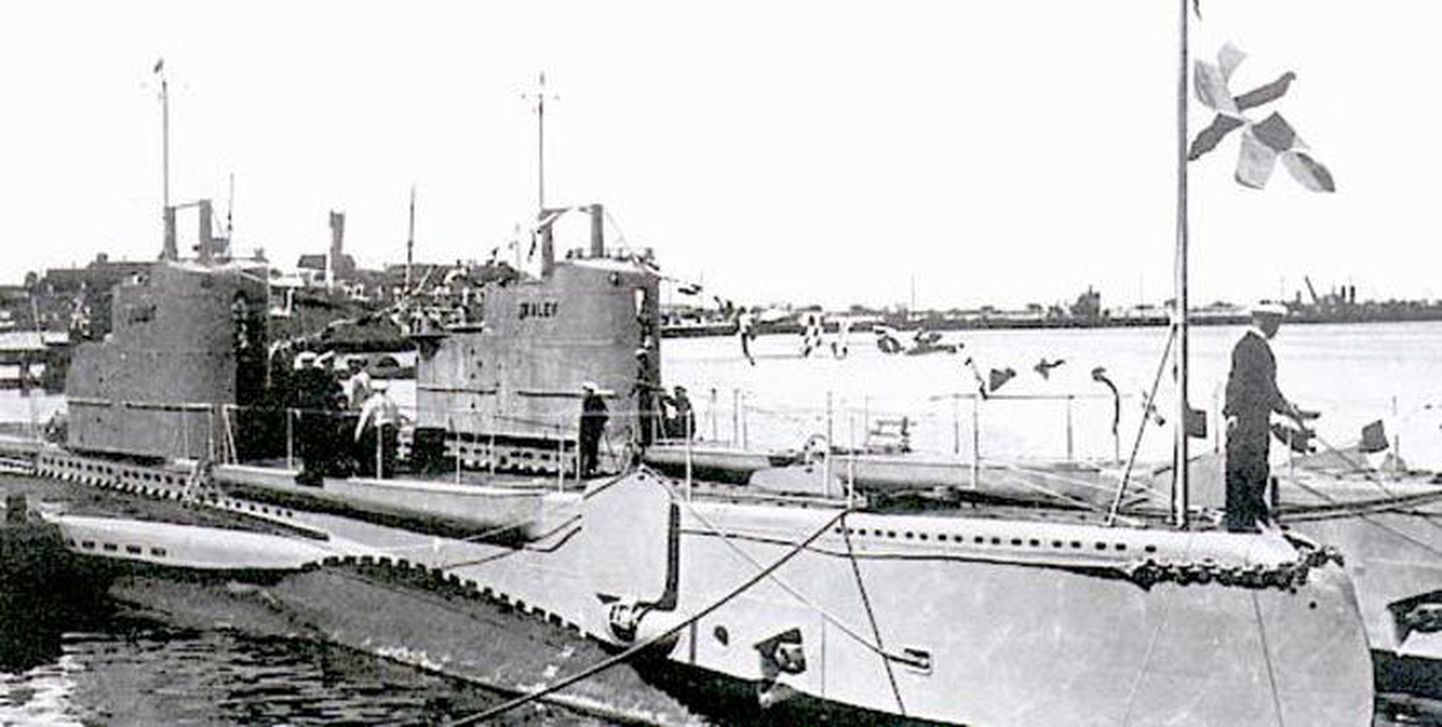 Allveelaevad Lembit ja Kalev eelmise iseseisvuse ajal Pärnu sadamas. Laevade tehnilised lahendused pakkusid NSV Liidu konstruktoritele huvi veel 1950. aastate lõpul.

Arhiiv