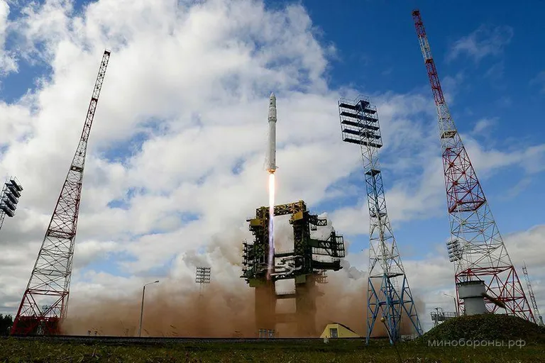 Angara 1.2 tüüpi kanderaketi katselend. Mõni päev tagasi toimetati esimese seda tüüpi raketi ametliku stardiga orbiidile Vene salajane luuresatelliit.