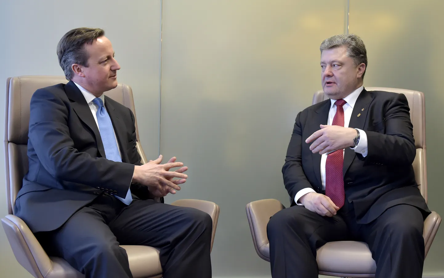 David Cameron ja Petro Porošenko Euroopa Liidu juhtide tippkohtumisel Brüsselis 12. veebruaril 2015. aastal.