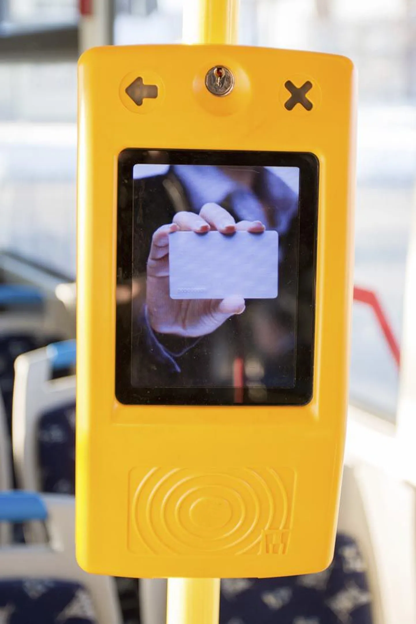 Ühistransporditeenust osutav ettevõte peab tagama, et liinisõitu tegevates bussides saaks alati piletit osta ning sõitu nõuetekohaselt tuvastada.
