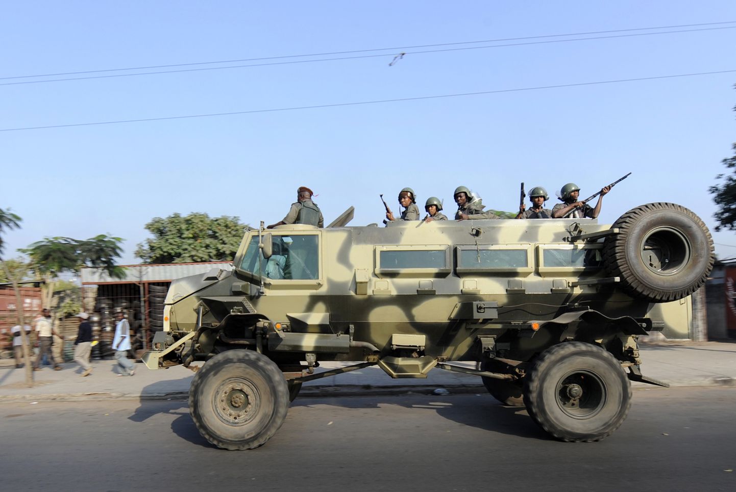 Mosambiigi julgeolekujõudude patrull.