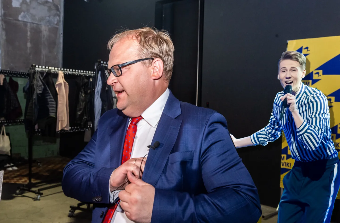 Kas eurosaadik Urmas Paet näppas Jüri-Saimon Kuusemetsa kampsuni?