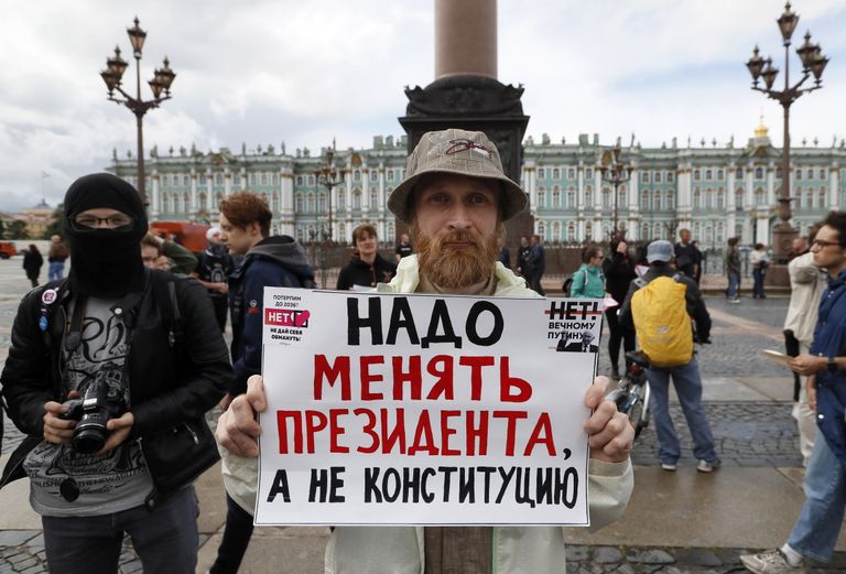 Protesti Sanktpēterburgā, Krievijā.