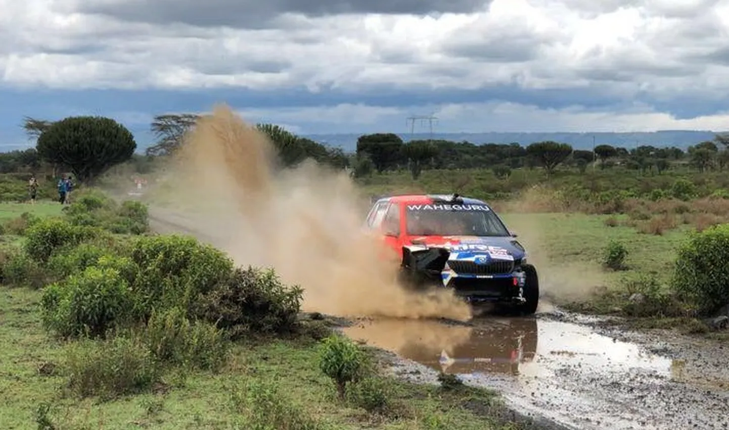 Safari rallit sõidetakse 2018. aastal väga märgades oludes.