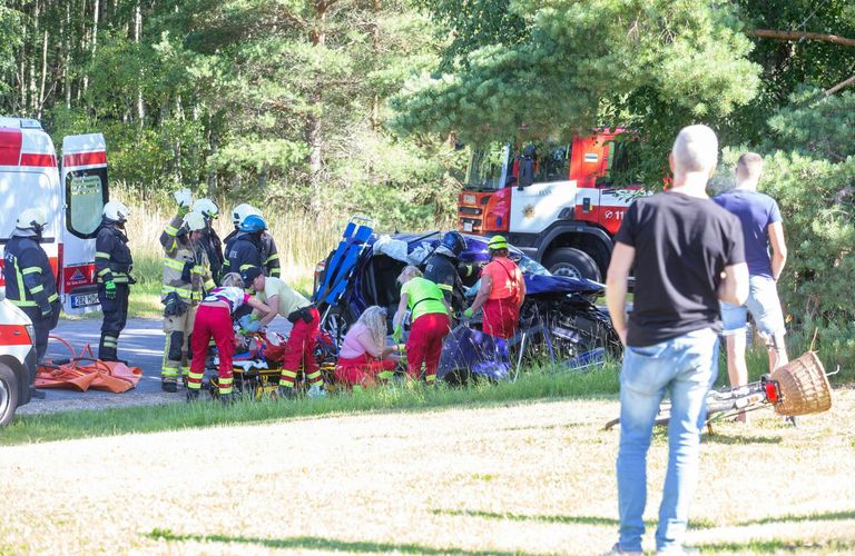 Liiklusõnnetus Vapramäe-Elva-Kalme teel.