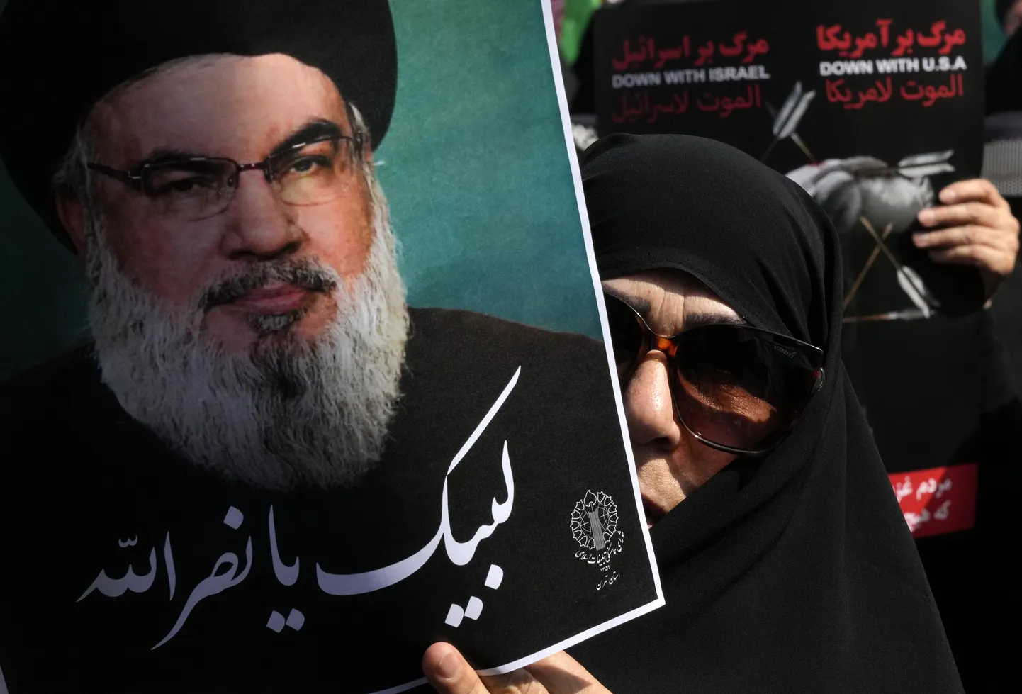 Iraani naine hoidis eile Teheranis käes Hezbollah' liidri Hassan Nasrallah' pilti. Šiialiikumise juhti pole avalikkuses nähtud juba aastaid.