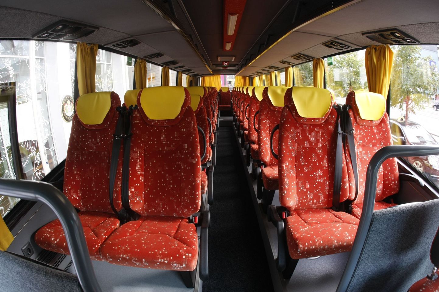 Simple Express ostis 11 uut bussi ja hakkab 3. oktoobrist sõitma kaheksal erineval liinil.