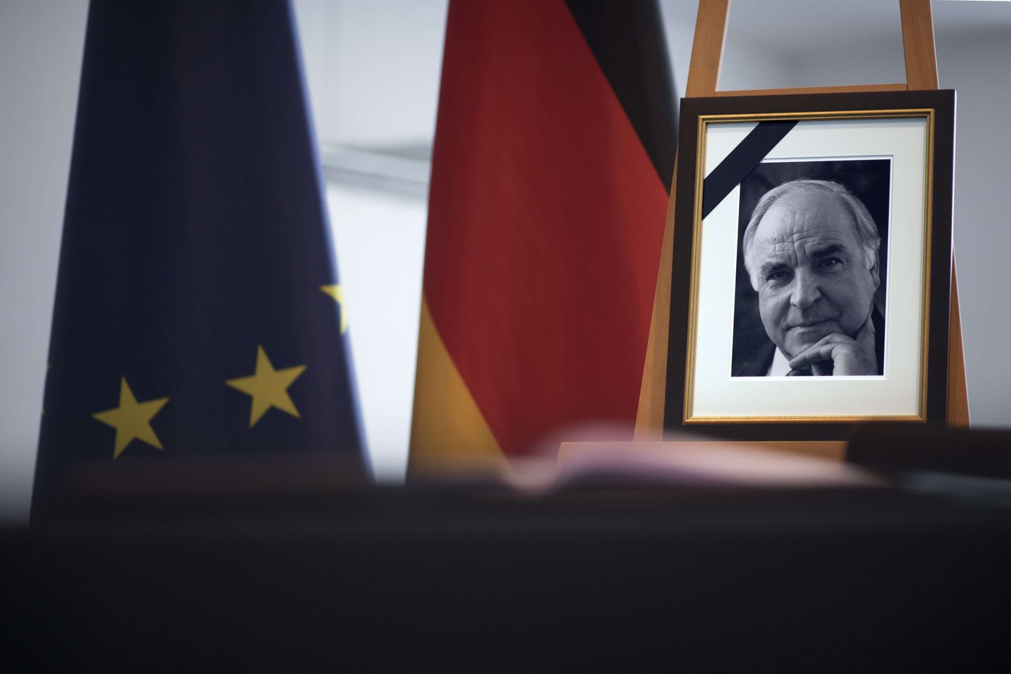Saksamaa endine liidukantsler Helmut Kohl suri 87-aastaselt.