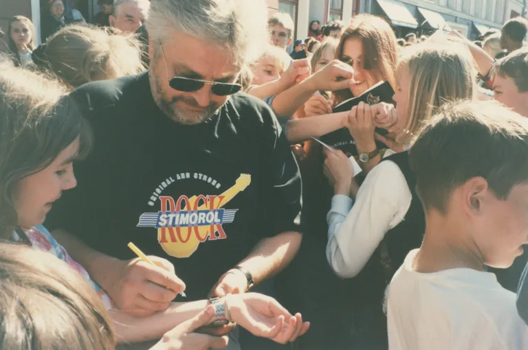 Saates rääkis muusik, et vanast küsiti temalt palju autogramme, kuid tänapäeval enam mitte. Fotol Ivo Linna 1997. aastal.