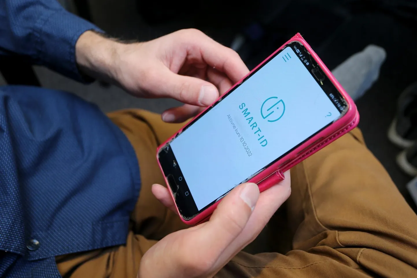 Kelmid võivad end tutvustada ka pangatöötajana, paluda öelda oma pangakonto andmed ja sisestada Smart-ID koodid.