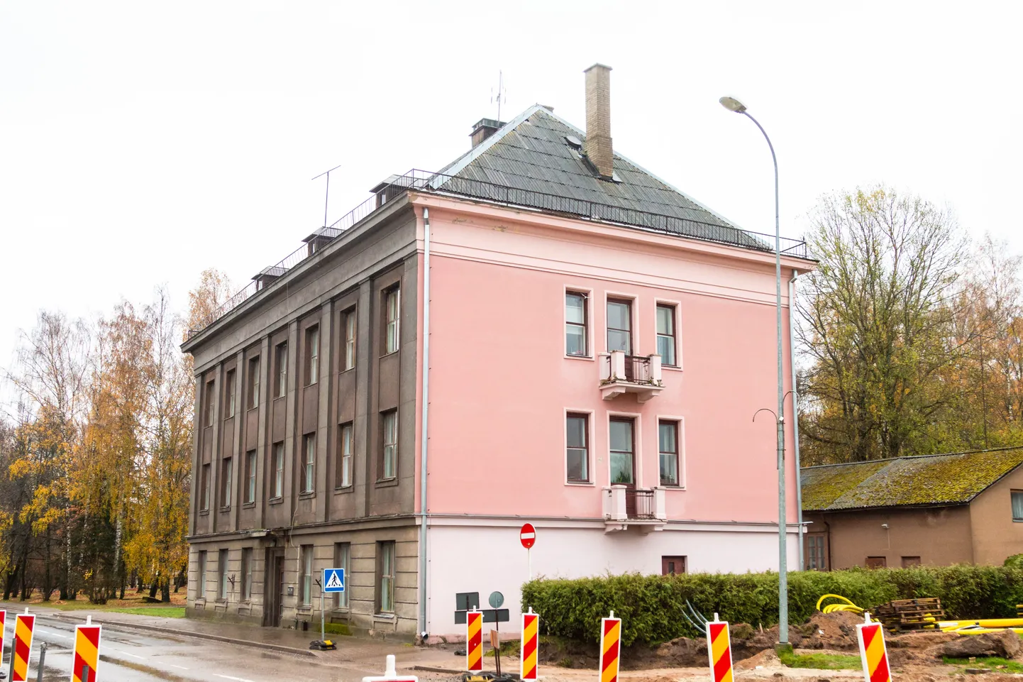 Tõrva tervisekeskus asub Tartu tänaval.