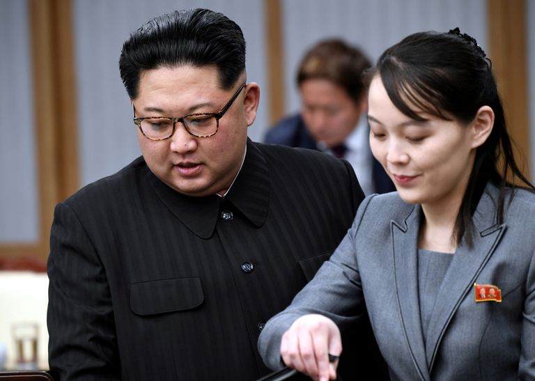 Põhja-Korea liider Kim Jong-un ja ta õde Kim Yo-jong aprillil 2018 demiltariseeritud tsoonis Panmunjomis