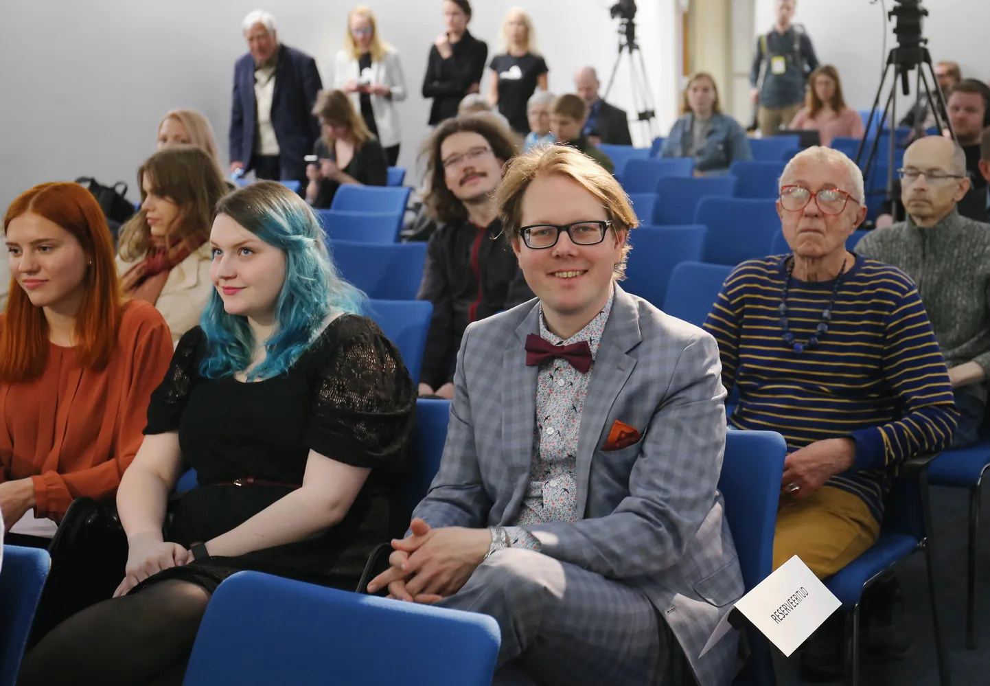 Vahur Afanasjev (esiplaanil) oli mullu 8. mail reserveeritud rahvusvahelise kirjandusfestivali Prima Vista avamiseks.
