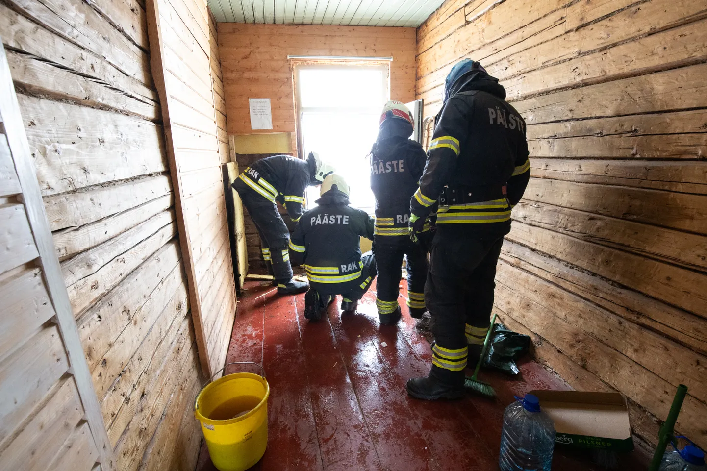 Illustreeriv foto tulekahju kustutamisest Rakveres 23. aprillil.