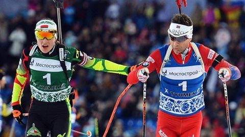 Video: Bjørndalen ja Domratsjeva lõpetasid tänu ilusale žestile karjääri poodiumil