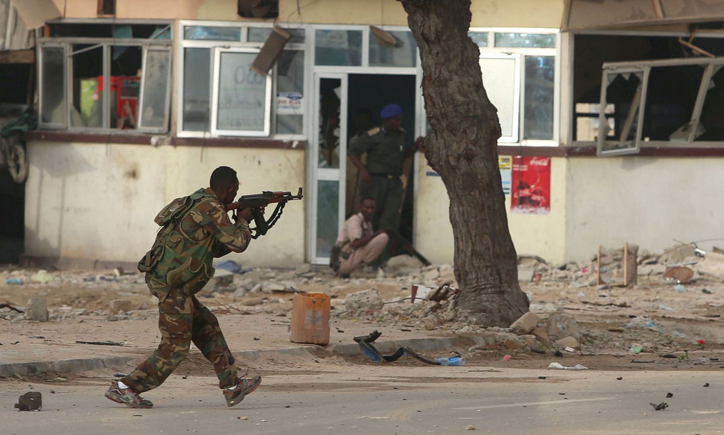 Sõdur Somaalia pealinnas Muqdishos.