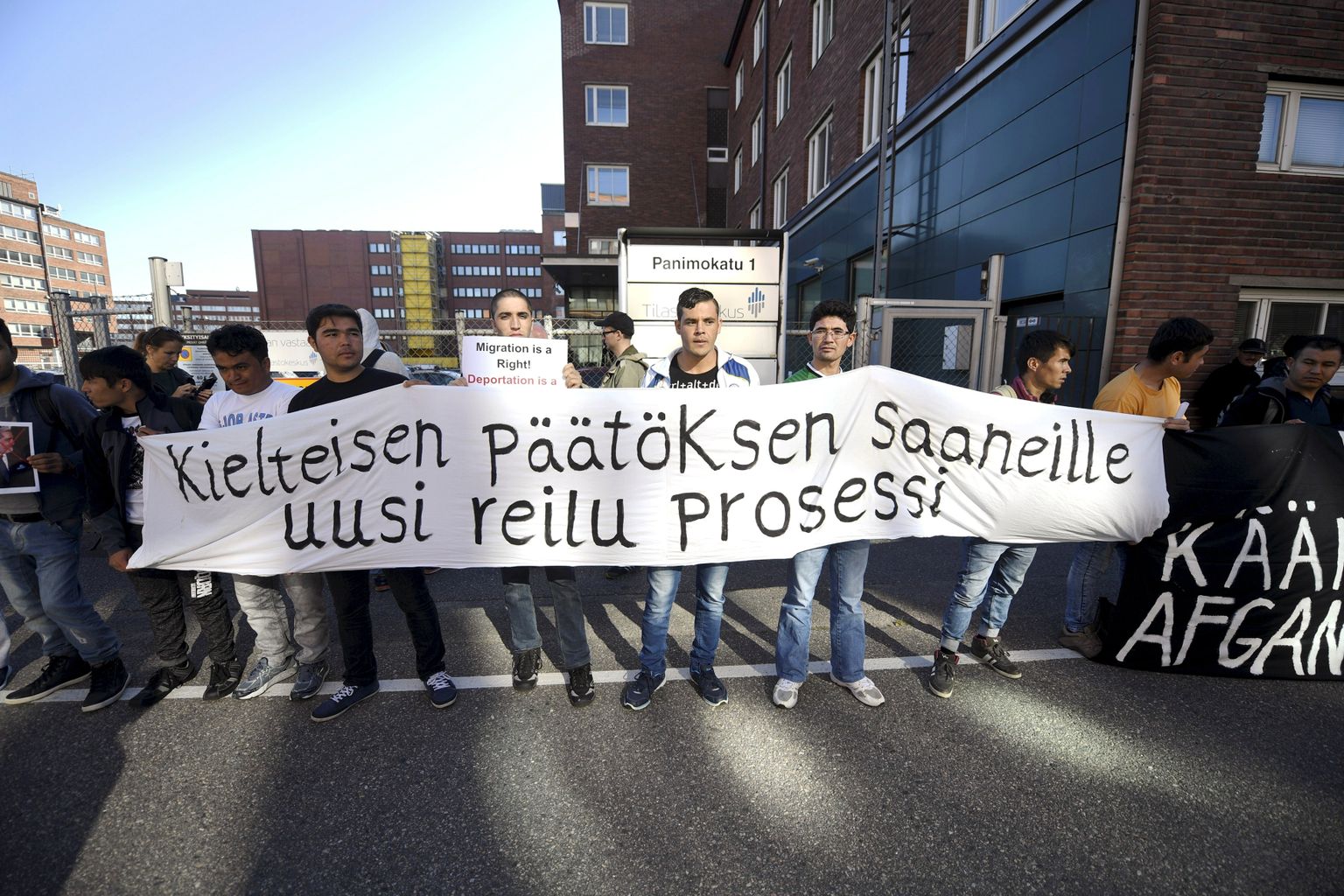 Soome immigratsooniameti väljasaatmisotsuste vastu protesteerivad inimesed 2016. aastal. Pilt on illustratiivne.