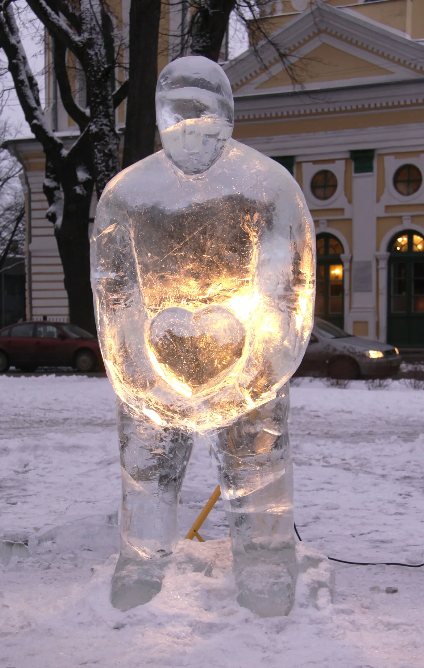 Rait Pärja taies, mis kehastab inimest.