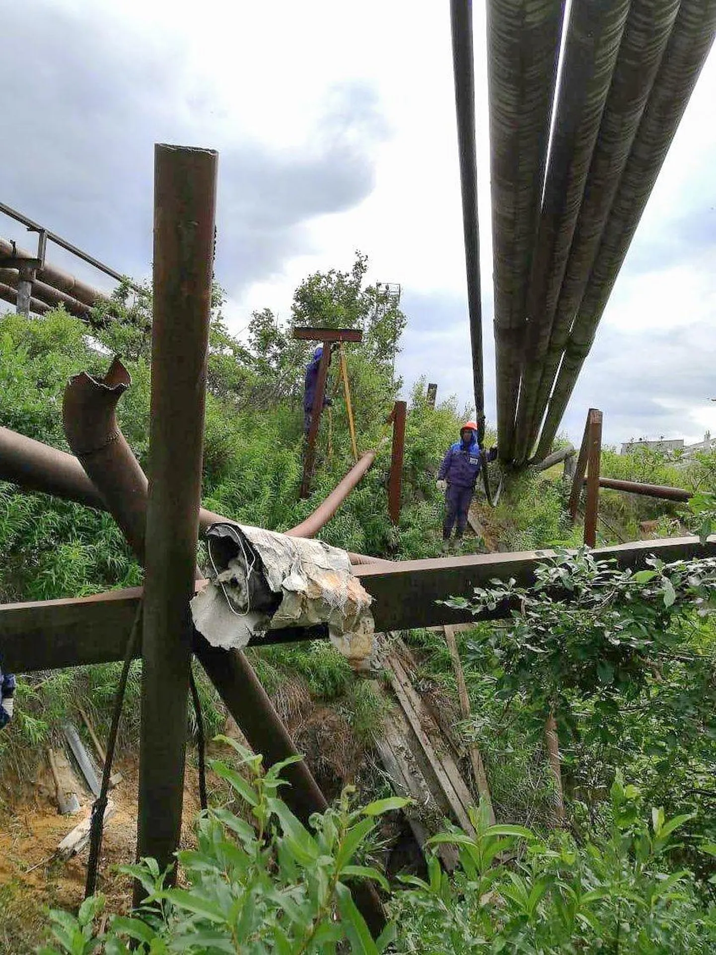 Krasnojarski krai põhjaosas Tuhardi lähistel purunenud Norilsktransgazi torujuhtmest lekkis pühapäeval ligi 45 tonni lennukikütust.