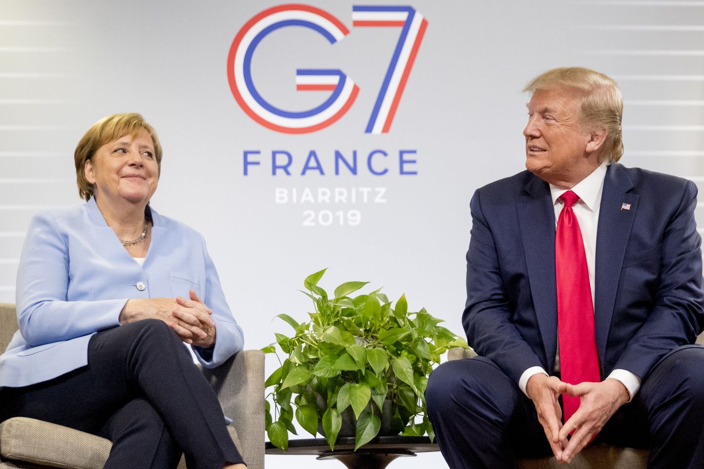 USA president Donald Trump ja Saksa kantsler Angela Merkel esmaspäeval Prantsusmaal Biarritzis G7 tippkohtumisel.