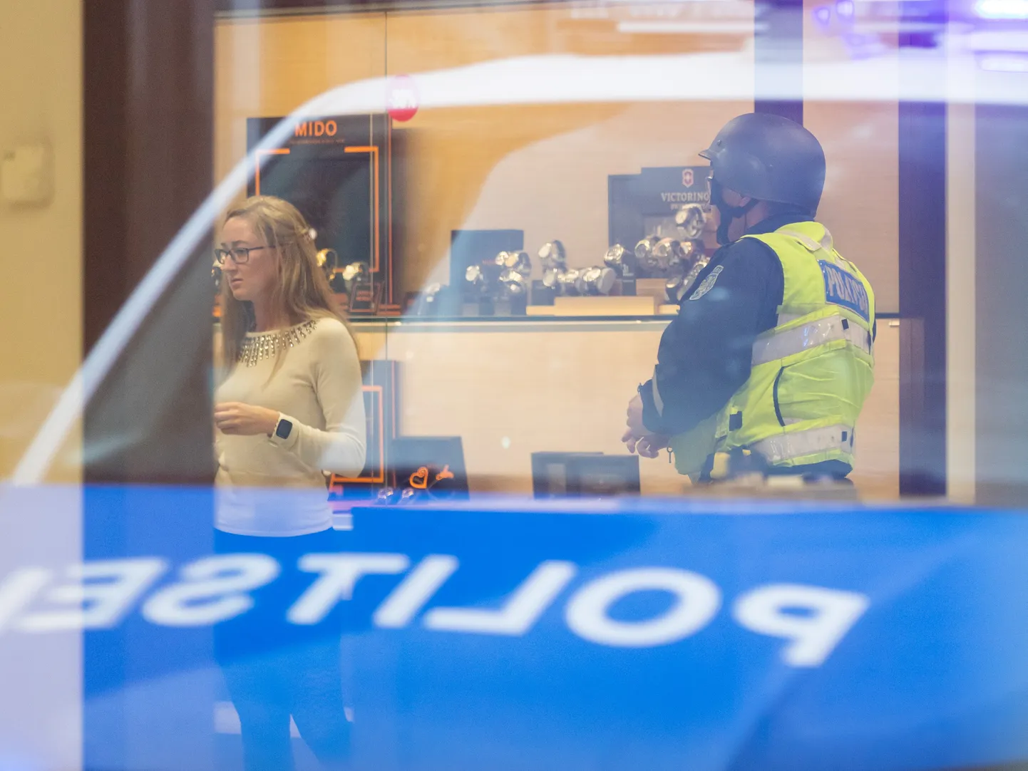 Politsei õppus: poerööv Roosikrantsi tänaval
