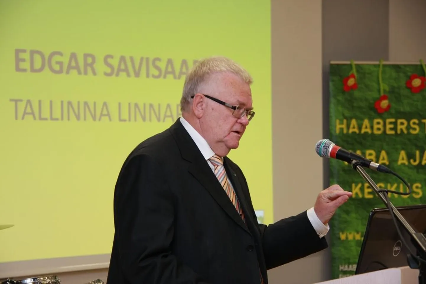 Linnapea Edgar Savisaar.