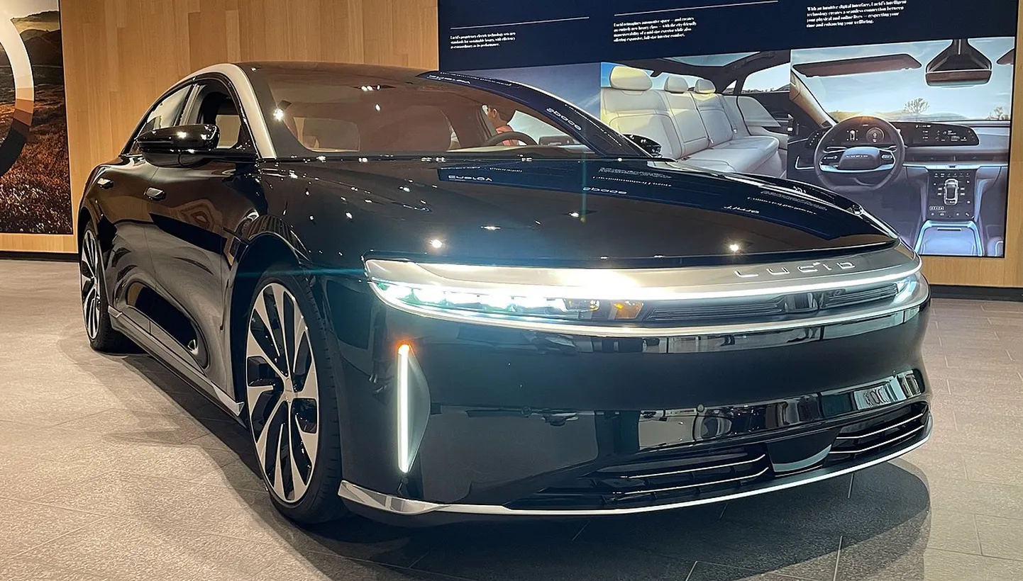 Lucid Air Grand Touringu versioon väljapanekul Lucid Motorsi salongis San Joses (California) 13. juulil 2021.