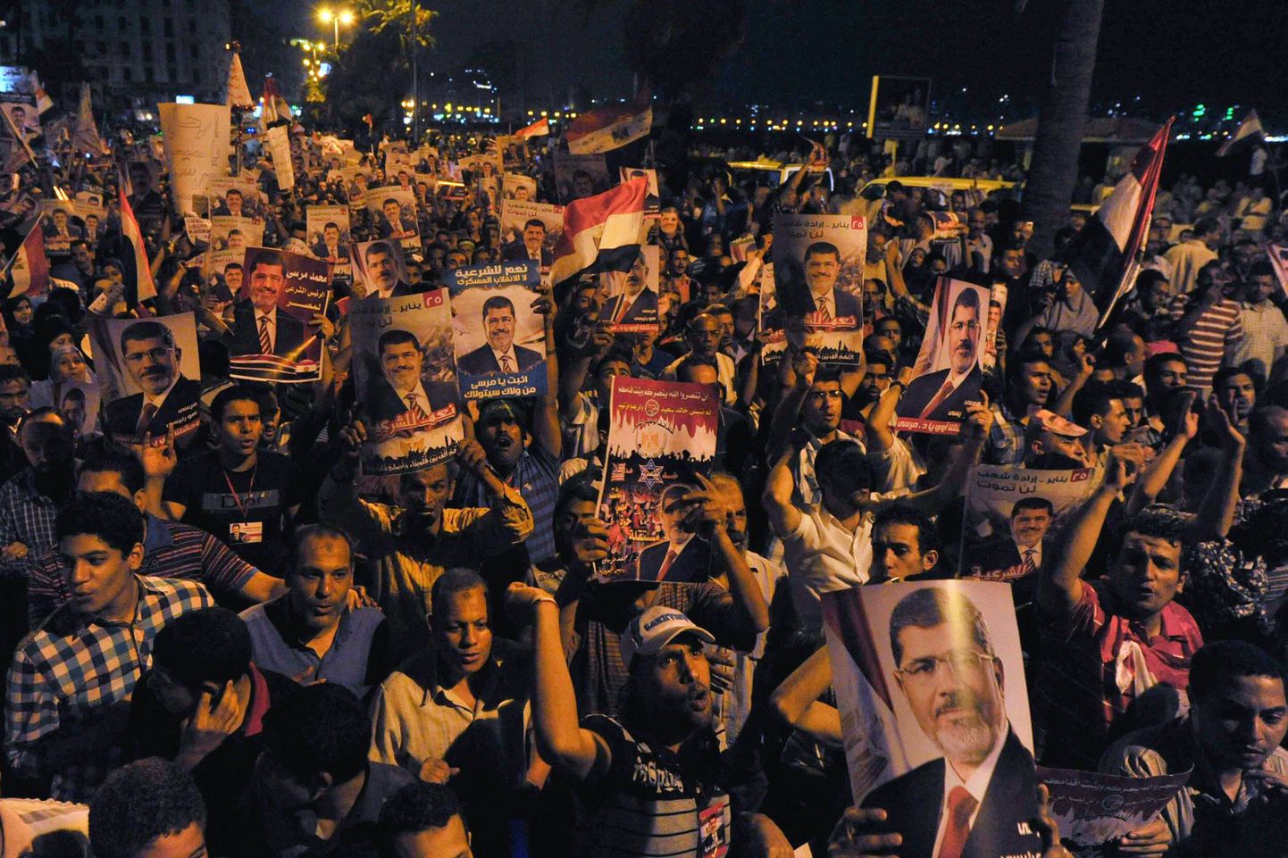 Endise presidendi Mohamed Morsi toetajad