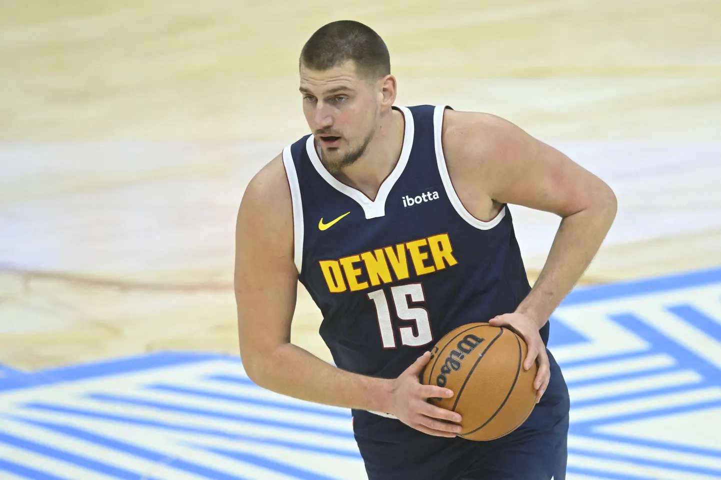 Serbijas basketbolists Nikola Jokičs