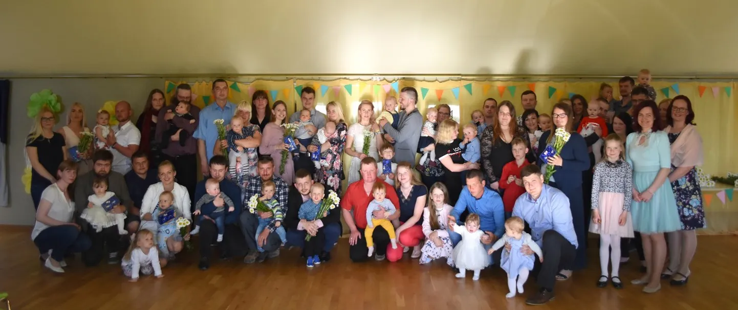 Kanepi vald õnnitles uusi vallakodanikke ja nende vanemaid.