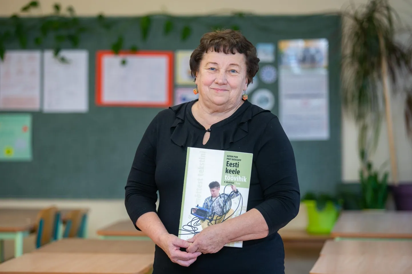 Üle poole sajandi koolis eesti keele tunde andnud õpetaja Aime Tops on iga päev tunnistajaks, kui kiiresti saab olnu ajalooks ja kuidas keel, mida iga päev kõneleme, muutub.