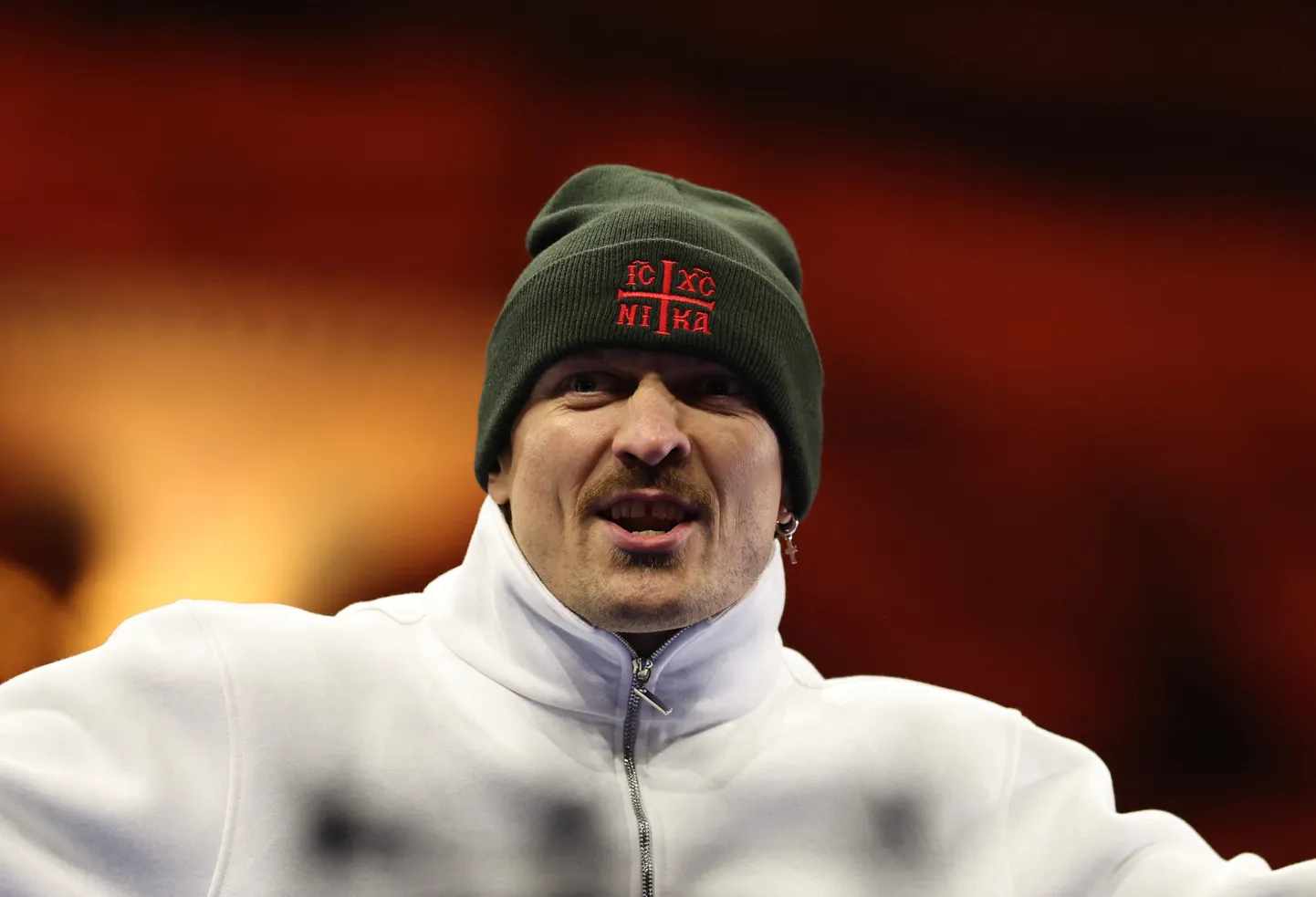 Oleksandrs Usiks.