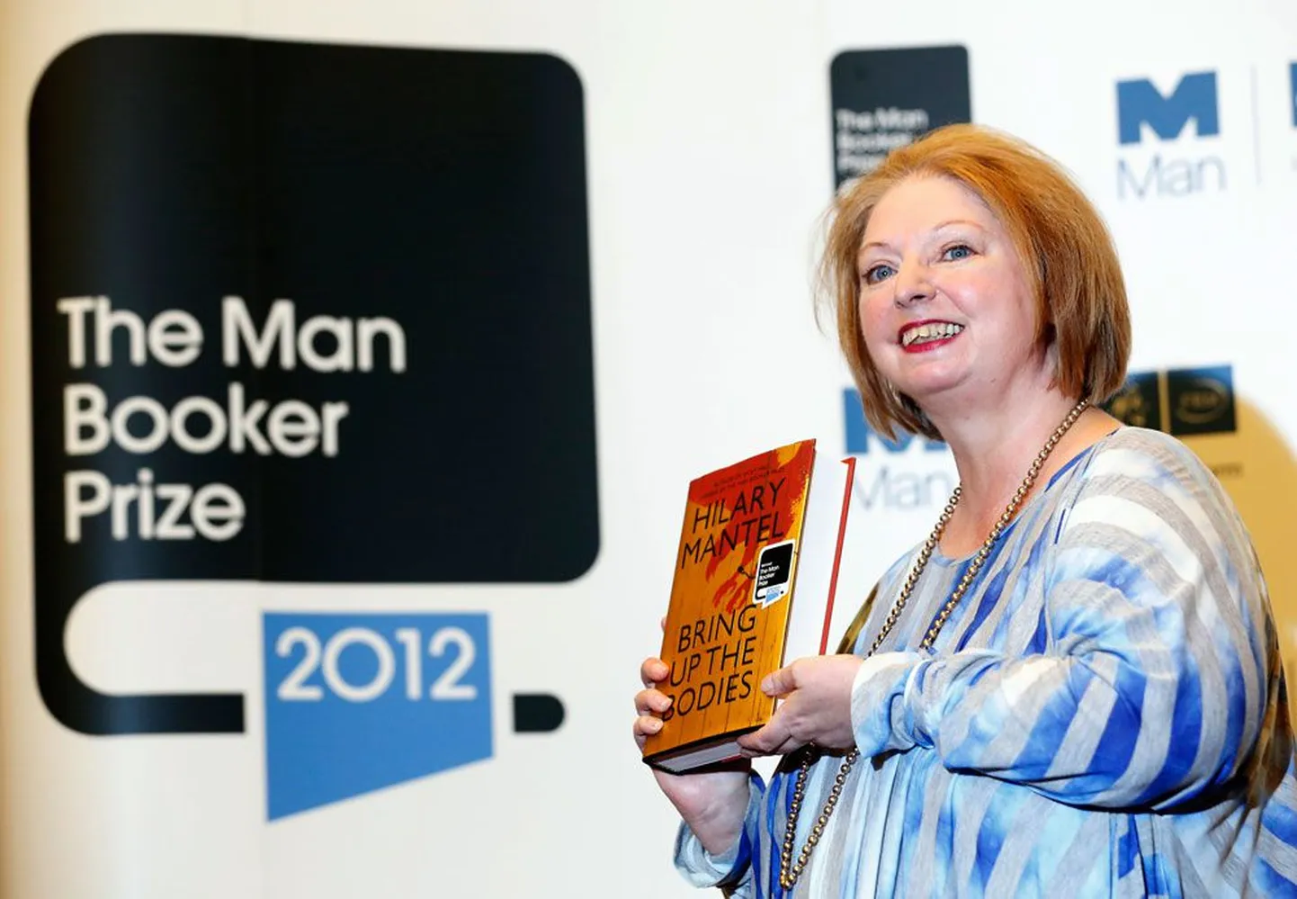 Hilary Mantel võitis oma romaaniga «Bring up the Bodies» Bookeri preemia, kolma aastat tagasi tõi talle sama auhinna romaan «Wolf Hall».