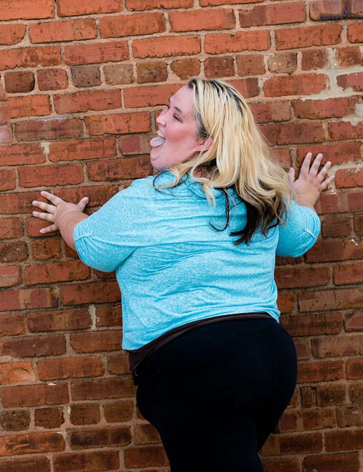 Mama June poseerib võrgutavalt. Ta teatas, et astub üles Florida stripiklubis
