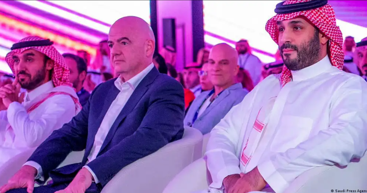 Правозащитники критикуют ФИФА за непрозрачность при выборе стран для ЧМ